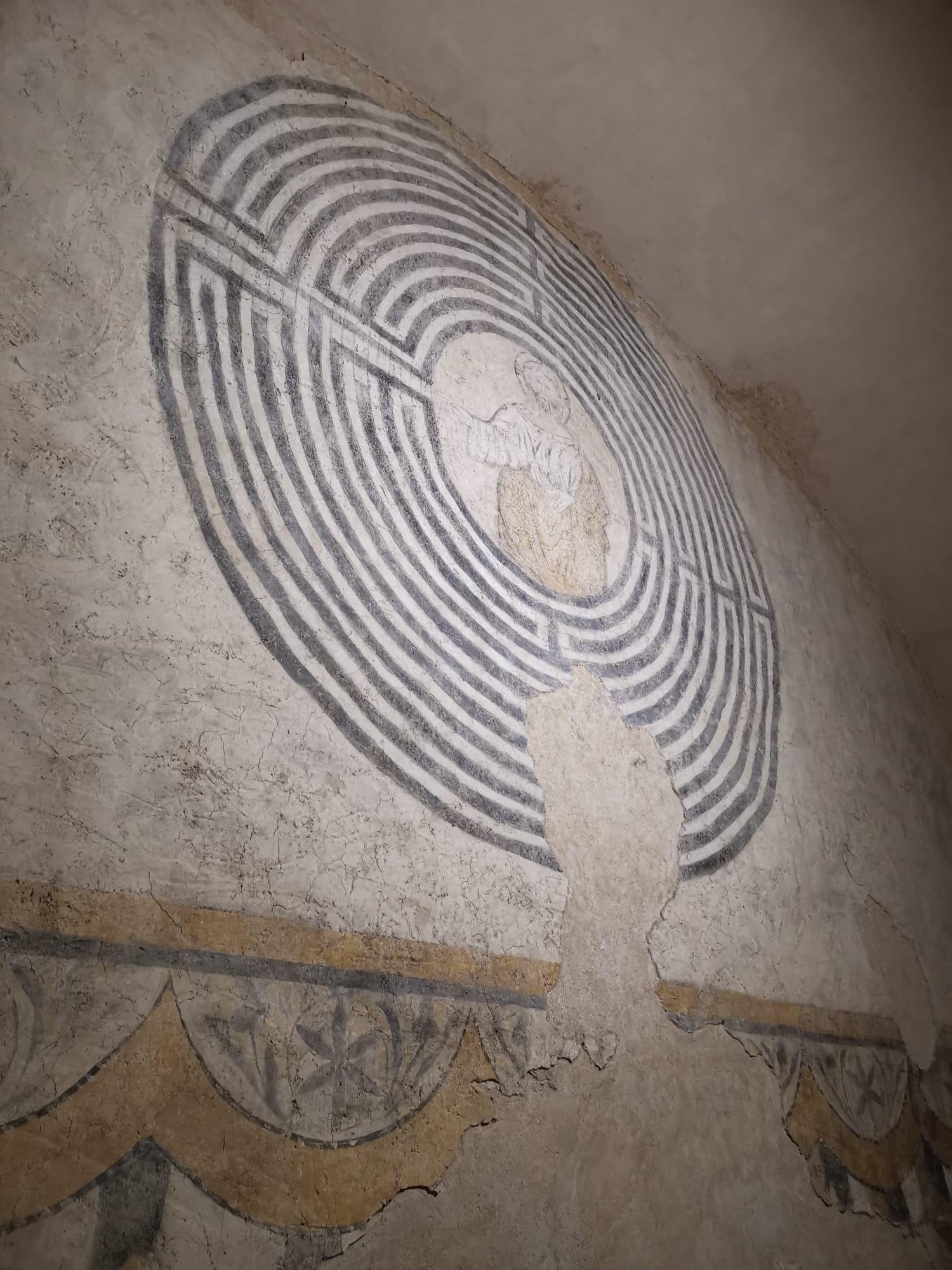 Alatri, un labirinto con Cristo al centro